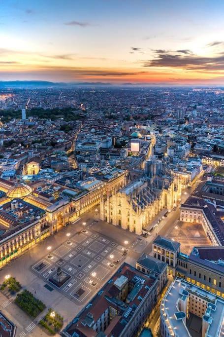 Duomo 10 Min Luxury • Terrazzo • Wi-Fi • Netflix Daire Milano Dış mekan fotoğraf