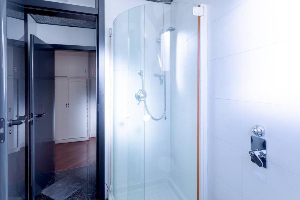 Duomo 10 Min Luxury • Terrazzo • Wi-Fi • Netflix Daire Milano Dış mekan fotoğraf