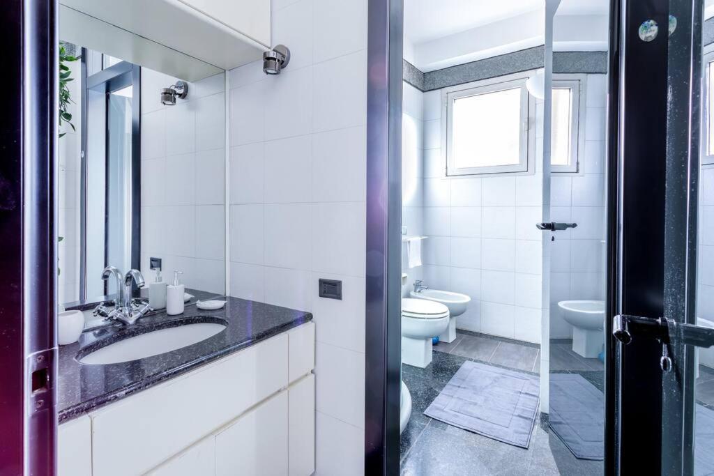 Duomo 10 Min Luxury • Terrazzo • Wi-Fi • Netflix Daire Milano Dış mekan fotoğraf